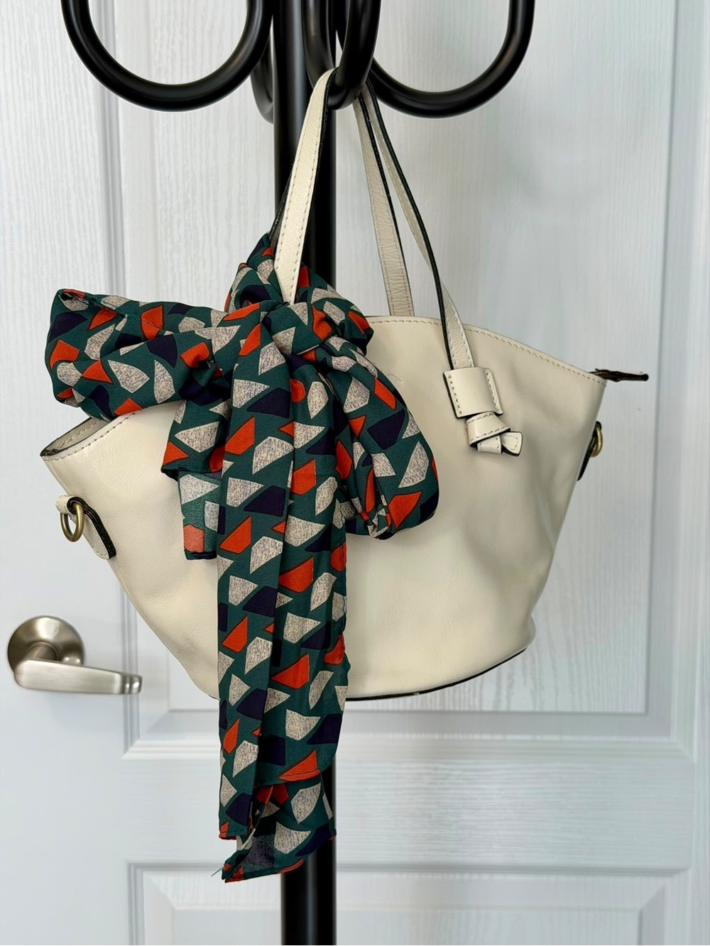 Geometric Multi-Color Scarf - Picture 4 of 5